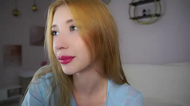 SunnivaCovil online show from December 5, 2025, 2:58 pm