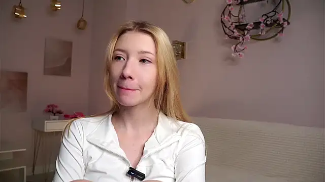 SunnivaCovil online show from March 14, 2026, 2:33 pm