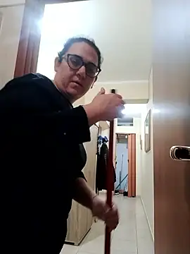 Snapshot of Dolcecurvy chatting on January 10, 2026, 2:30 pm Dolcecurvy online show from January 10, 2026, 2:30 pm