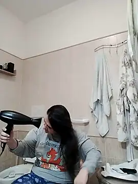 Snapshot of Dolcecurvy chatting on January 11, 2026, 6:13 pm Dolcecurvy online show from January 11, 2026, 6:13 pm