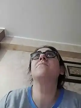 Snapshot of Dolcecurvy chatting on February 7, 2026, 10:13 pm Dolcecurvy online show from February 7, 2026, 10:13 pm