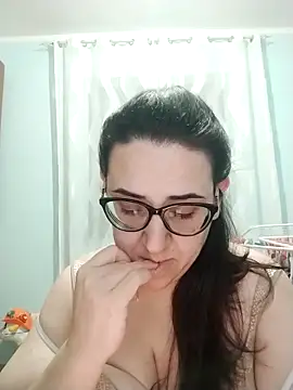 Snapshot of Dolcecurvy chatting on February 10, 2026, 6:45 pm Dolcecurvy online show from February 10, 2026, 6:45 pm