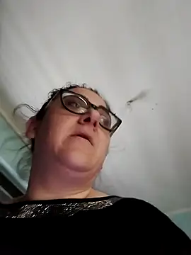 Snapshot of Dolcecurvy chatting on February 19, 2026, 2:46 pm Dolcecurvy online show from February 19, 2026, 2:46 pm