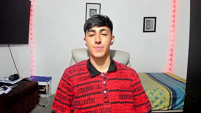 babymaik online show from October 15, 2025, 8:20 pm