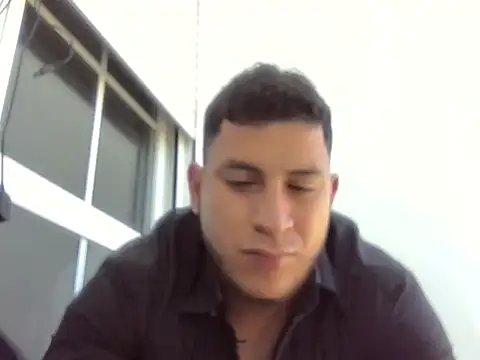 Snapshot of Leandro5523Z chatting on April 3, 2026, 3:21 pm Leandro5523Z online show from April 3, 2026, 3:21 pm