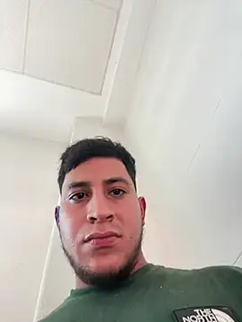 Snapshot of Leandro5523Z chatting on May 16, 2026, 5:34 pm Leandro5523Z online show from May 16, 2026, 5:34 pm