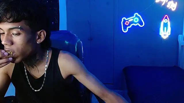 Snapshot of RyanKing19 chatting on February 26, 2025, 8:00 pm RyanKing19 online show from February 26, 2025, 8:00 pm
