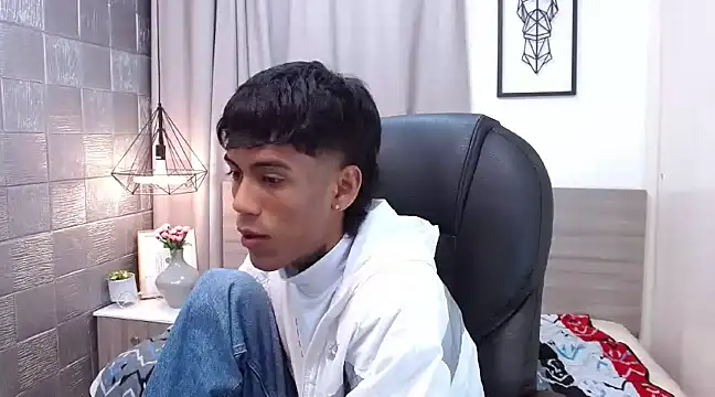 Snapshot of RyanKing19 chatting on March 6, 2025, 1:57 pm RyanKing19 online show from March 6, 2025, 1:57 pm