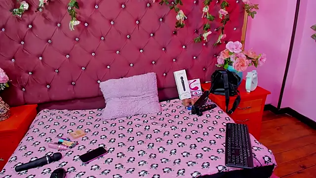 Snapshot of _SalomeParra1 chatting on September 23, 2025, 12:52 pm SalomeParra1 online show from September 23, 2025, 12:52 pm