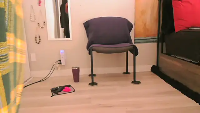 Snapshot of Queenanitadix chatting on February 5, 2026, 9:30 pm Queenanitadix online show from February 5, 2026, 9:30 pm