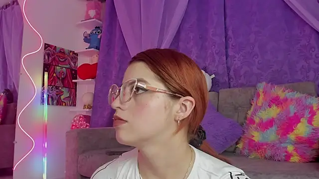 Snapshot of MelaniJhonson chatting on June 3, 2026, 4:48 am MelaniJhonson online show from June 3, 2026, 4:48 am