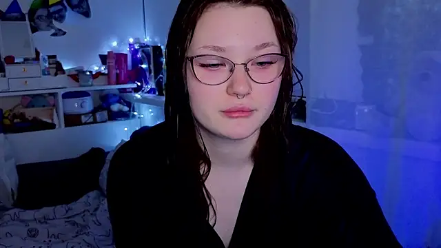 milliedoll online show from November 8, 2025, 2:45 am