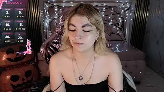 Snapshot of lili_conor_s chatting on October 22, 2025, 3:29 am lili conor s online show from October 22, 2025, 3:29 am