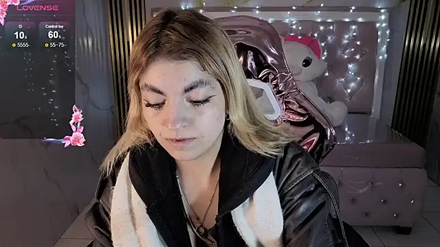 Snapshot of lili_conor_s chatting on November 2, 2025, 3:42 am lili conor s online show from November 2, 2025, 3:42 am