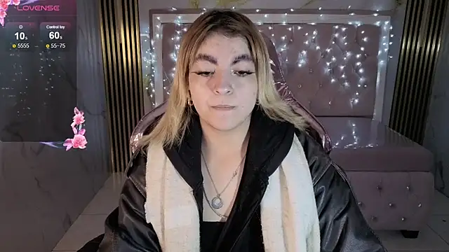 Snapshot of lili_conor_s chatting on November 18, 2025, 3:12 am lili conor s online show from November 18, 2025, 3:12 am