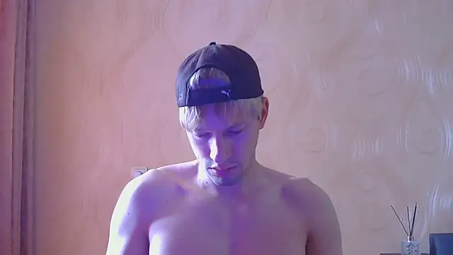 frama666 online show from May 18, 2026, 9:04 am