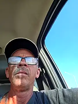 Snapshot of chris8827 chatting on September 11, 2025, 9:37 pm chris8827 online show from September 11, 2025, 9:37 pm