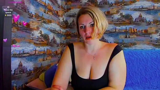Snapshot of LadyLucky_ chatting on March 13, 2025, 2:49 am LadyLucky online show from March 13, 2025, 2:49 am