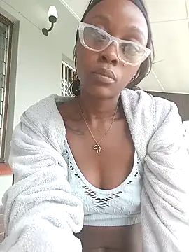 Snapshot of xxTatiannaxx chatting on March 15, 2025, 8:37 am xxTatiannaxx online show from March 15, 2025, 8:37 am