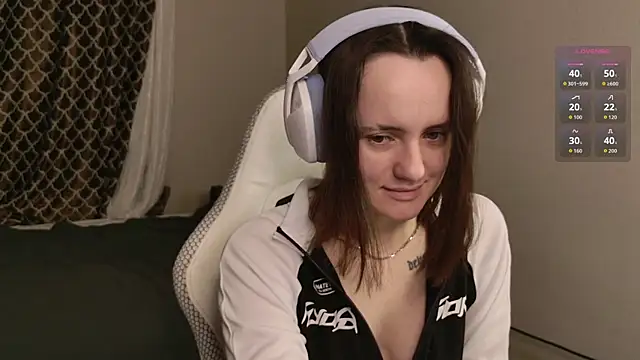 Luna Loveee online show from November 27, 2025, 3:41 am