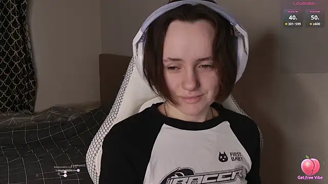 Luna Loveee online show from April 1, 2026, 4:02 am