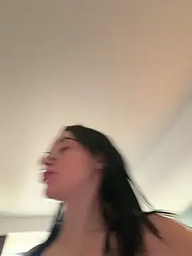 Mia Splash online show from March 9, 2026, 3:27 pm