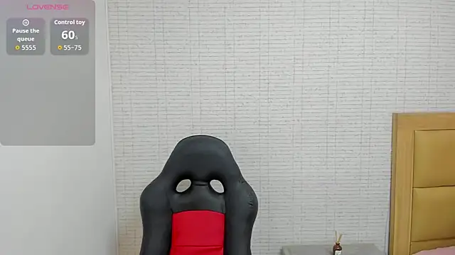 Snapshot of MEGANZARICK chatting on September 29, 2025, 12:32 pm MEGANZARICK online show from September 29, 2025, 12:32 pm