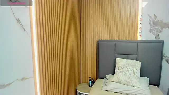 Snapshot of MEGANZARICK chatting on November 21, 2025, 3:05 am MEGANZARICK online show from November 21, 2025, 3:05 am