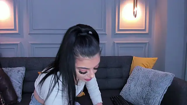 Snapshot of BridgitteBia chatting on February 26, 2025, 9:58 pm BridgitteBia online show from February 26, 2025, 9:58 pm