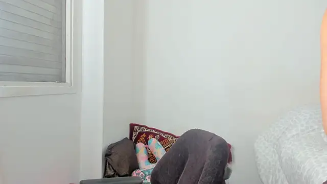 ValeeryRose  online show from March 15, 2025, 2:45 pm