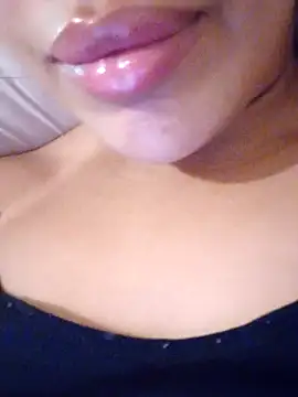 Snapshot of Sexlove1xo chatting on October 17, 2025, 9:56 am Sexlove1xo online show from October 17, 2025, 9:56 am