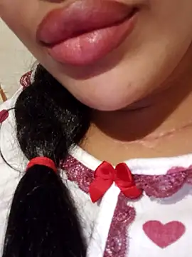 Snapshot of Sexlove1xo chatting on November 11, 2025, 2:00 am Sexlove1xo online show from November 11, 2025, 2:00 am