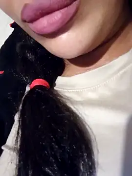 Snapshot of Sexlove1xo chatting on November 18, 2025, 4:33 pm Sexlove1xo online show from November 18, 2025, 4:33 pm