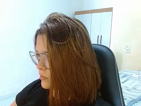 Snapshot of GoddessChaar chatting on March 1, 2025, 3:27 pm GoddessChaar online show from March 1, 2025, 3:27 pm