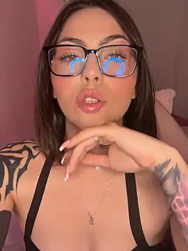 Snapshot of wicked_babyy chatting on February 27, 2025, 12:32 am wicked babyy online show from February 27, 2025, 12:32 am