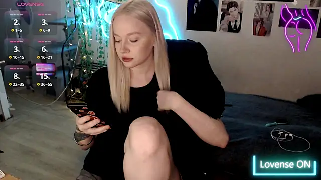 Snapshot of lissallor_ chatting on March 21, 2025, 1:23 pm lissallor online show from March 21, 2025, 1:23 pm