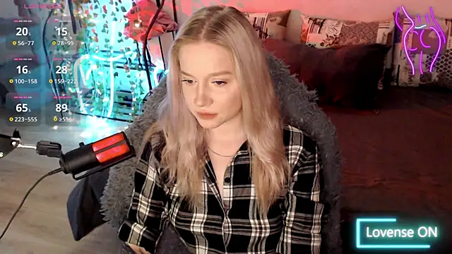 Snapshot of lissallor_ chatting on September 16, 2025, 9:49 pm lissallor online show from September 16, 2025, 9:49 pm