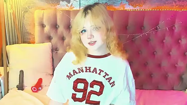 EmilyAngells online show from May 21, 2026, 7:15 am