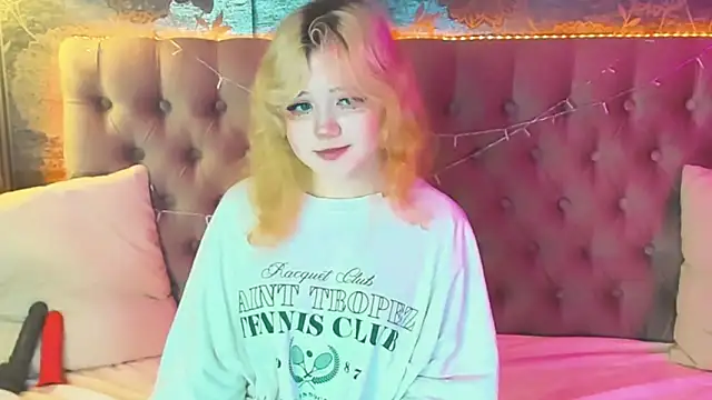 EmilyAngells online show from May 22, 2026, 6:09 am