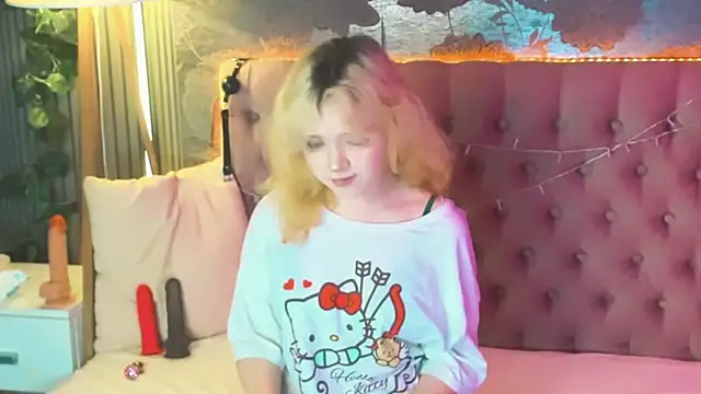 EmilyAngells online show from May 28, 2026, 6:00 am