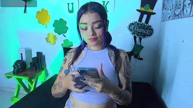Snapshot of ChloeAllennn chatting on March 19, 2025, 3:20 am ChloeAllennn online show from March 19, 2025, 3:20 am