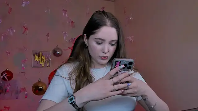 hazel sullivan online show from December 15, 2025, 12:20 pm