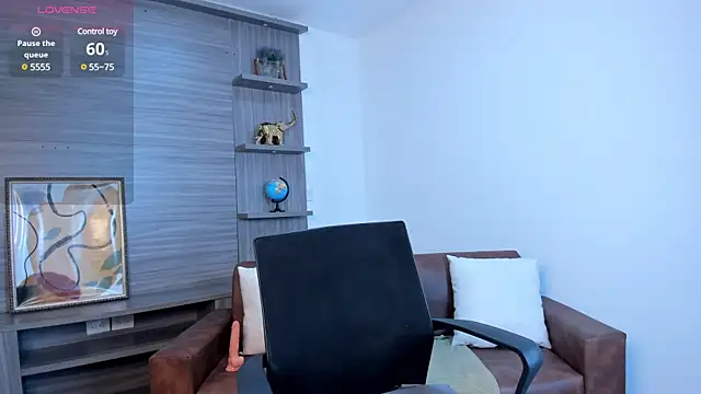 Snapshot of Ivaannaa_ chatting on March 5, 2025, 11:28 am Ivaannaa online show from March 5, 2025, 11:28 am