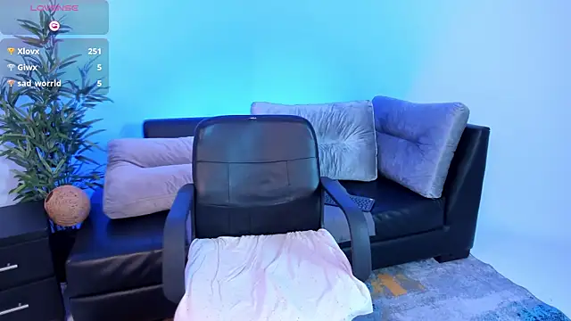 Snapshot of Ivaannaa_ chatting on March 13, 2025, 2:44 pm Ivaannaa online show from March 13, 2025, 2:44 pm