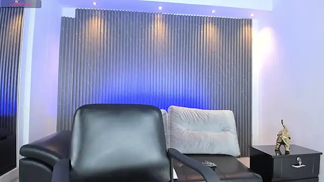 Snapshot of Ivaannaa_ chatting on October 2, 2025, 11:17 am Ivaannaa online show from October 2, 2025, 11:17 am