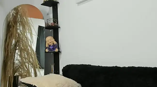 Snapshot of MarianaZapataa chatting on February 24, 2025, 12:26 pm MarianaZapataa online show from February 24, 2025, 12:26 pm