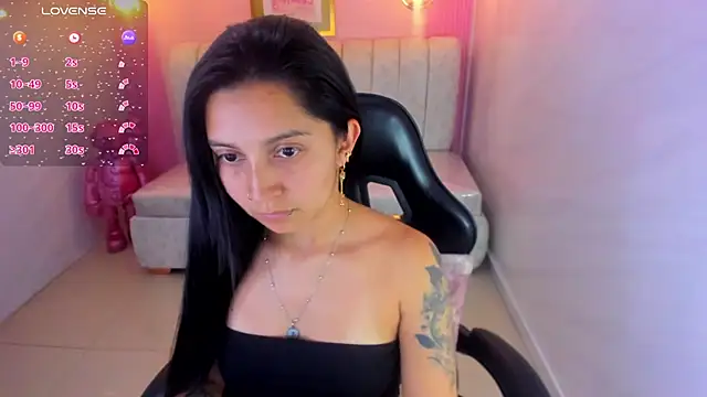 Snapshot of madhison_klain_s chatting on December 5, 2025, 8:05 pm madhison klain s online show from December 5, 2025, 8:05 pm