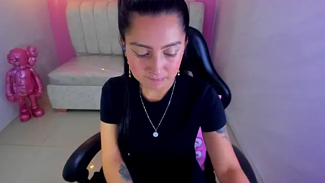 Snapshot of madhison_klain_s chatting on December 16, 2025, 8:03 pm madhison klain s online show from December 16, 2025, 8:03 pm