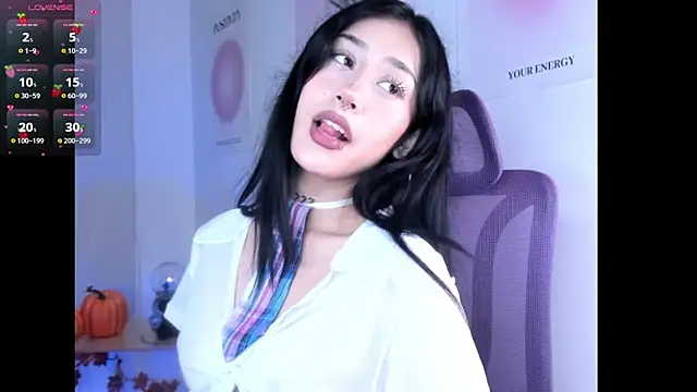 Snapshot of MiaWilsson_ chatting on November 5, 2025, 1:05 am MiaWilsson online show from November 5, 2025, 1:05 am