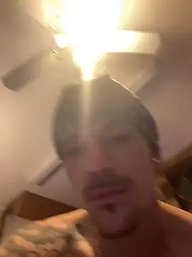 Snapshot of Polaroid_White chatting on November 3, 2025, 7:26 pm Polaroid White online show from November 3, 2025, 7:26 pm